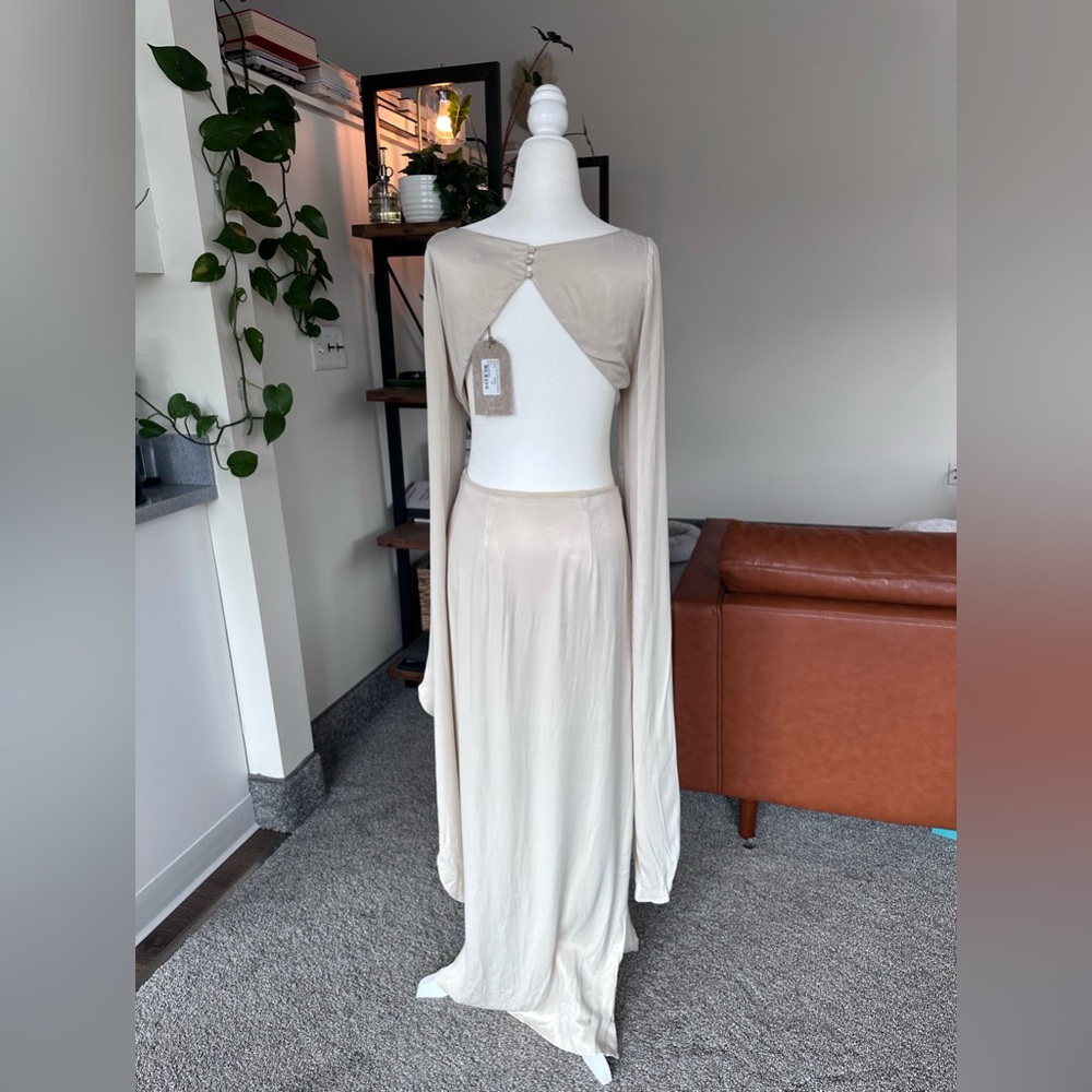 Meshki Leyla Flare Sleeve Maxi Dress with High Slit - NWT - Picture 2 of 8